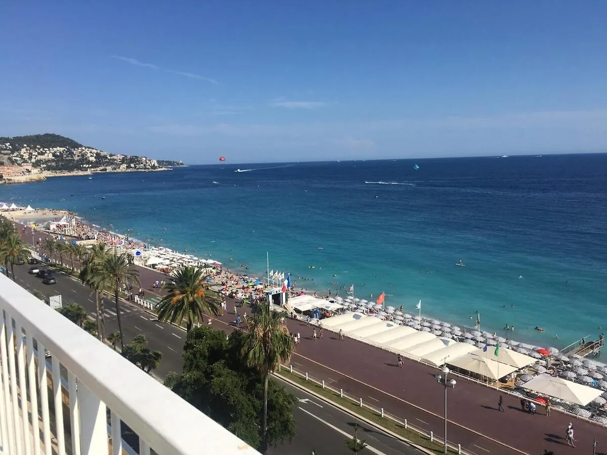 Studio Et Ses Deux Piscines Nice